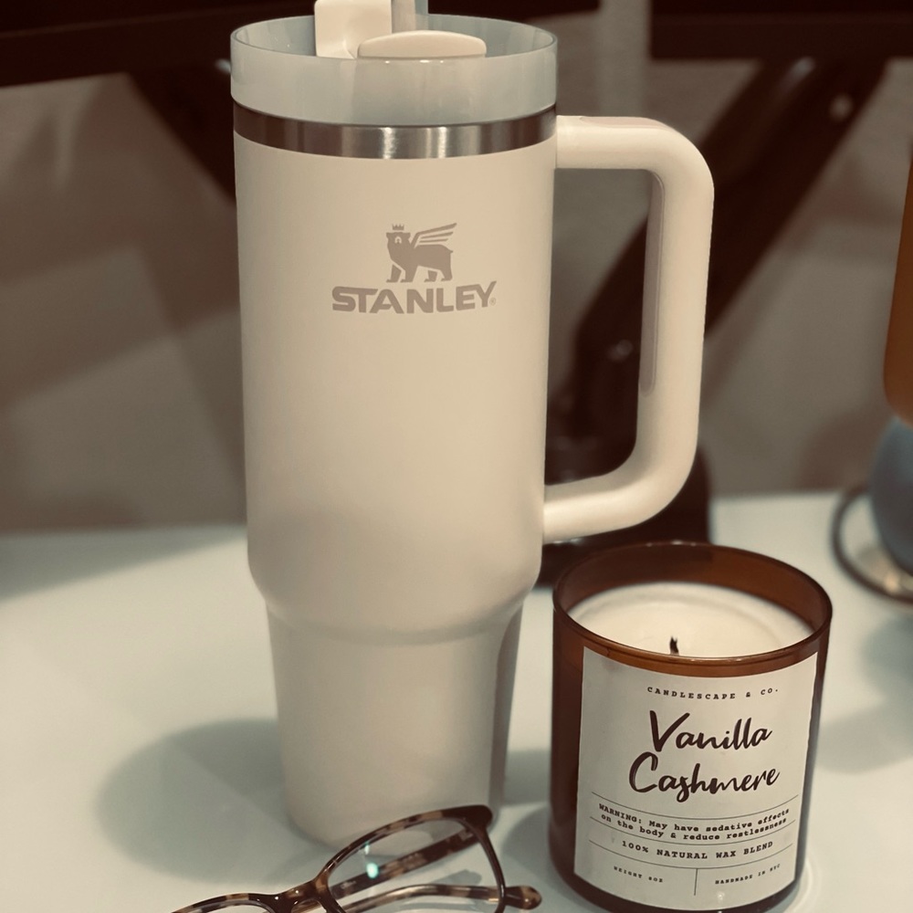 Stanley Adventure Quencher in Cream 30oz H2.0 SOLD
